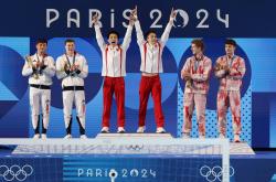 开云体育地址-西班牙队员斩获金牌，闪耀赛场