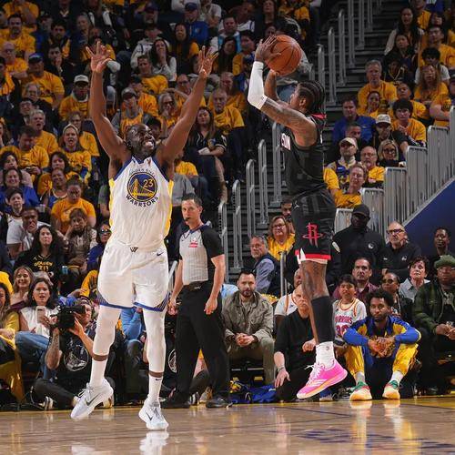 勇士队将对阵骑士，挑战主场实力对决全力以赴的简单介绍