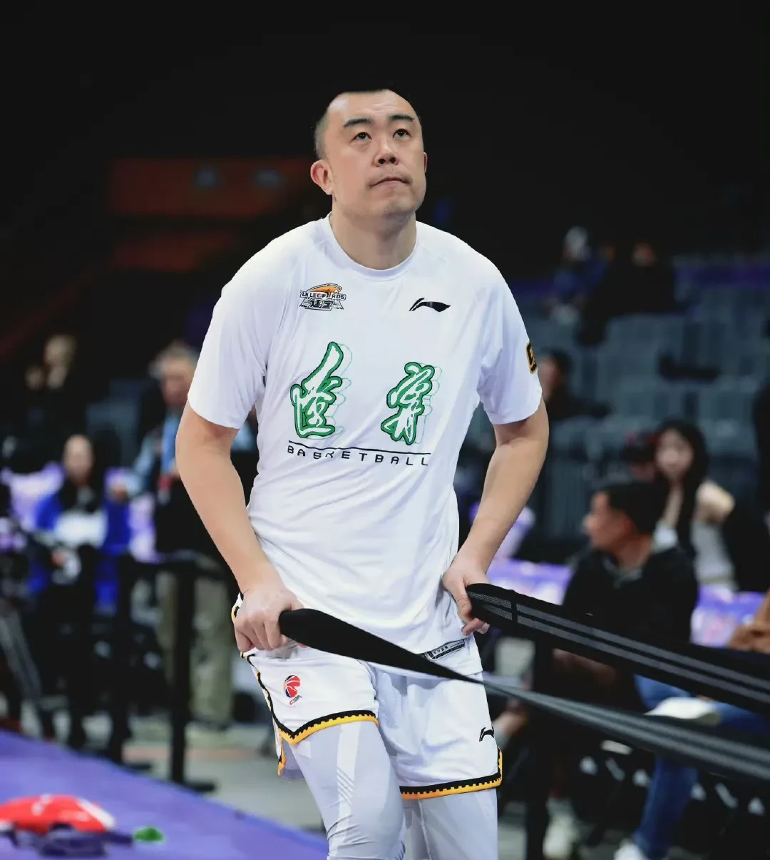 克雷费尔德全队斗志昂扬，保持连胜状态的简单介绍