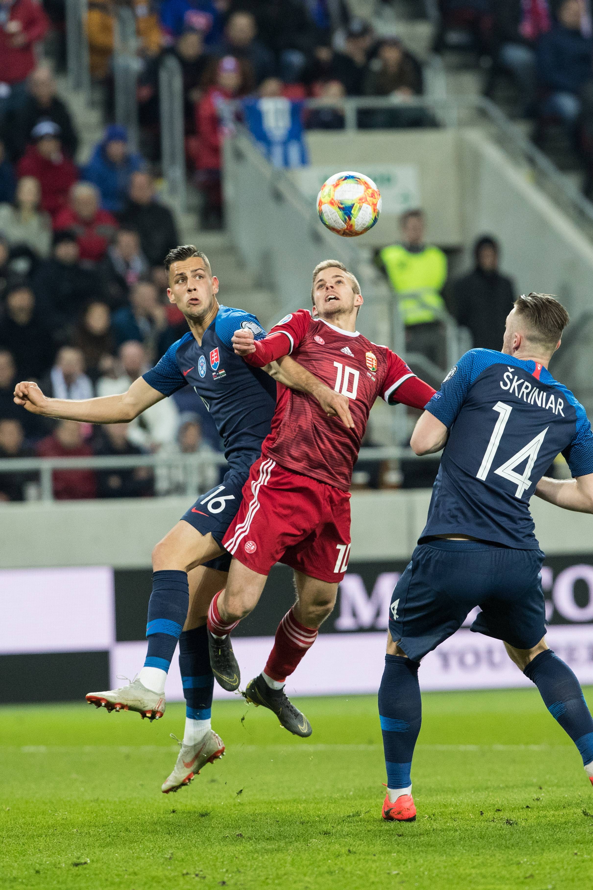 关于西班牙足球再度燃烧!双方球队同台竞技的信息 关于西班牙足球再度燃烧!双方球队同台竞技的信息