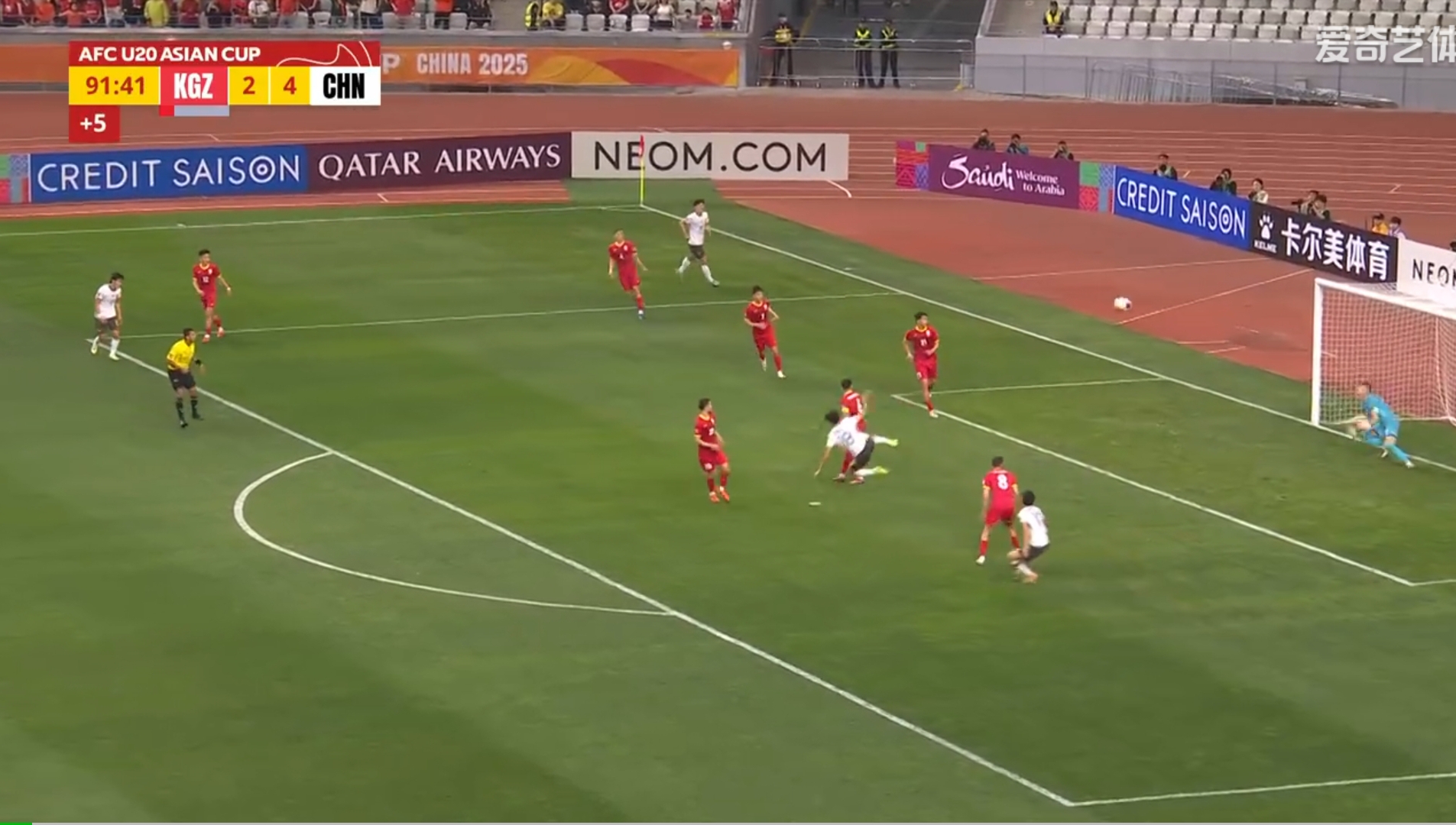 关于球队核心在比赛中受伤,教练组开始调整战术布局的信息 关于球队核心在比赛中受伤,教练组开始调整战术布局的信息