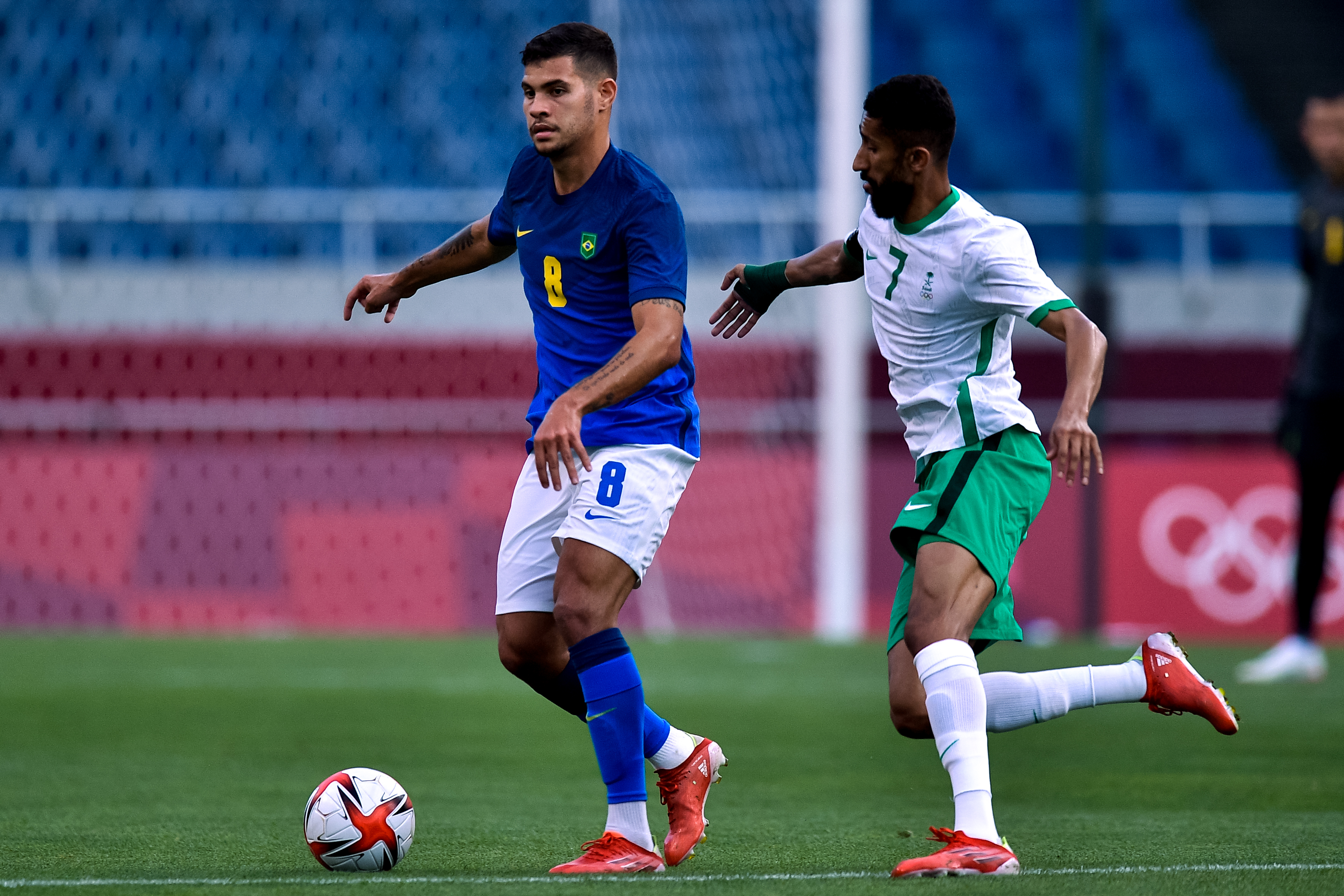 关于里昂中场伤愈归队，新赛季表现超乎想象的信息