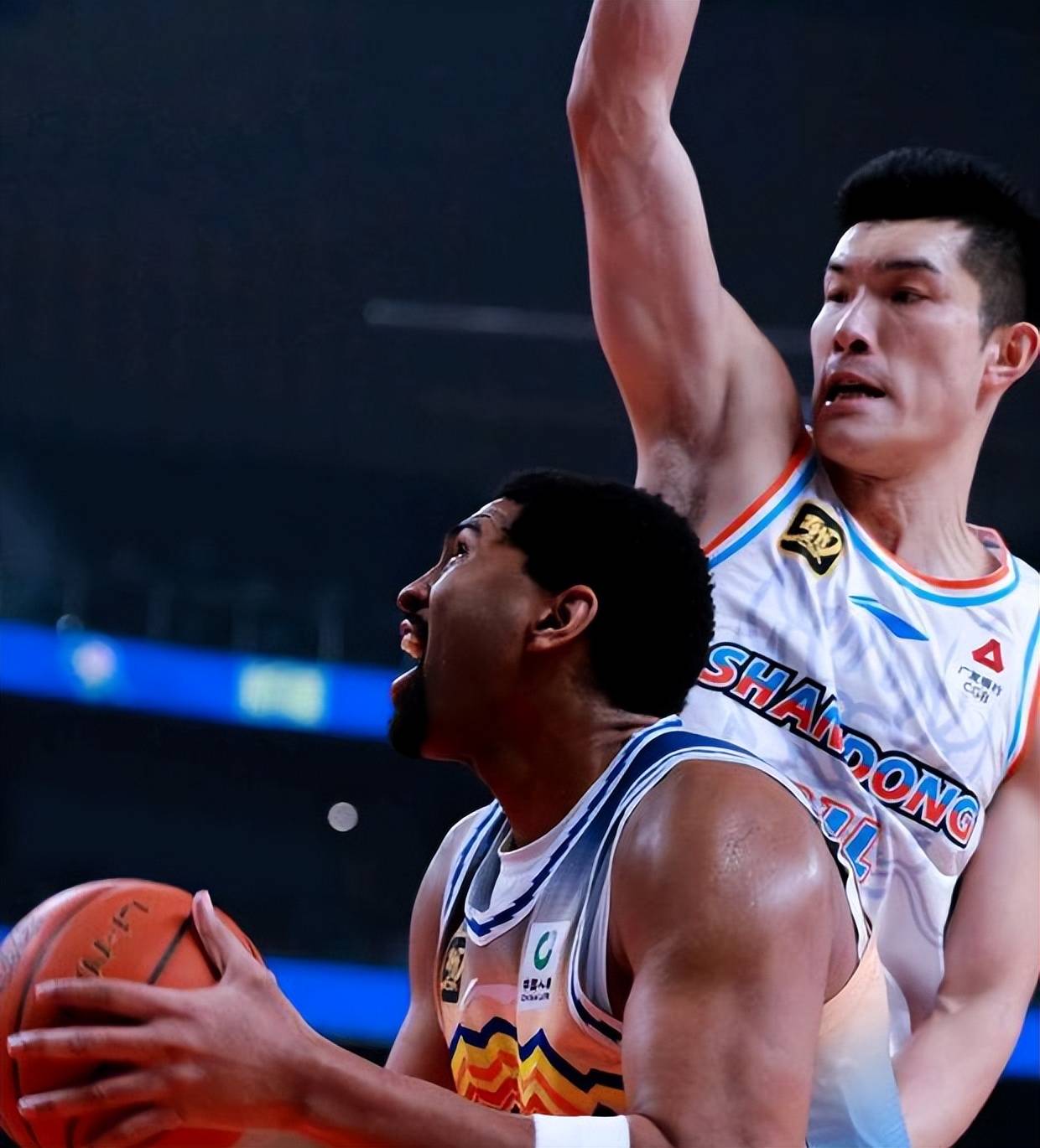 彼得堡联外援助攻,率先得分 彼得堡联外援助攻,率先得分