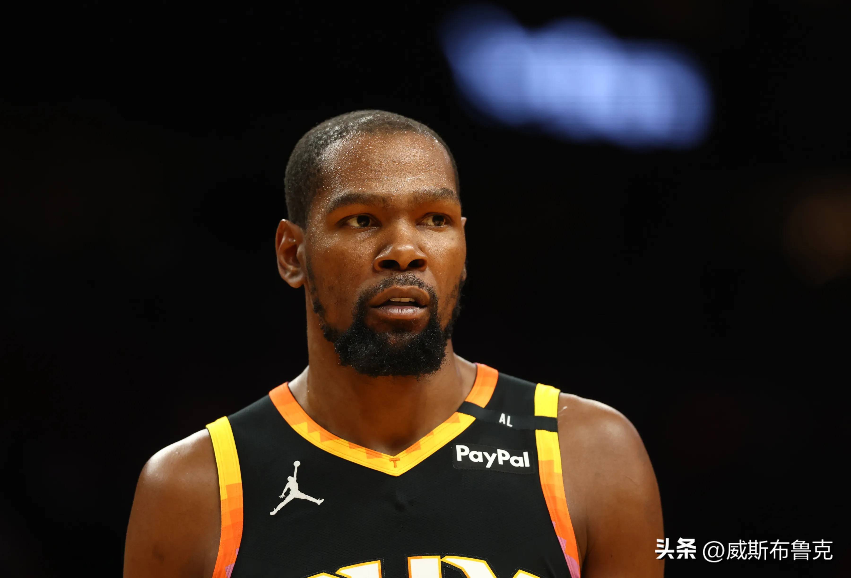 包含湖人遭遇四连败，西部排名直线下滑的词条