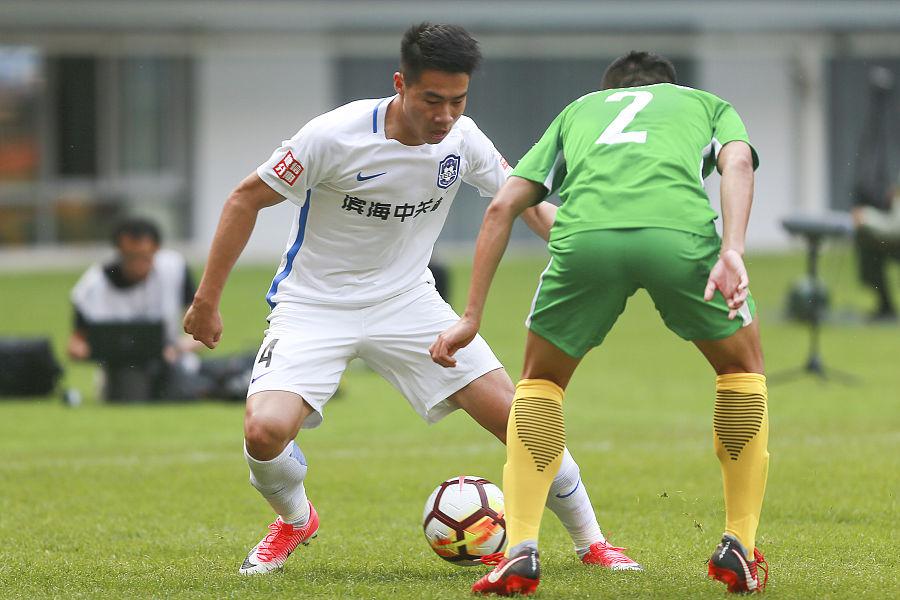 泰达队员接受采访谈比赛感受的简单介绍 泰达队员接受采访谈比赛感受的简单介绍