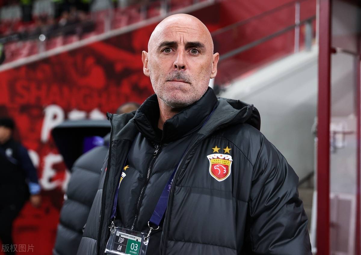 包含中超球员技惊四座,蝉联年度最佳球员称号的词条 包含中超球员技惊四座,蝉联年度最佳球员称号的词条