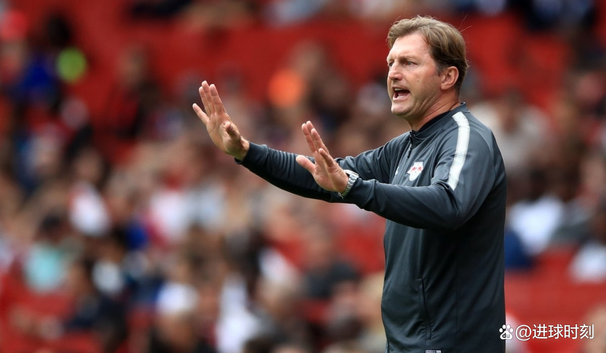 南安普顿中场获得英格兰国家队征召 南安普顿中场获得英格兰国家队征召