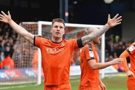 克雷菲尔德遭遇主场失败,积分榜难有起色 克雷菲尔德遭遇主场失败,积分榜难有起色