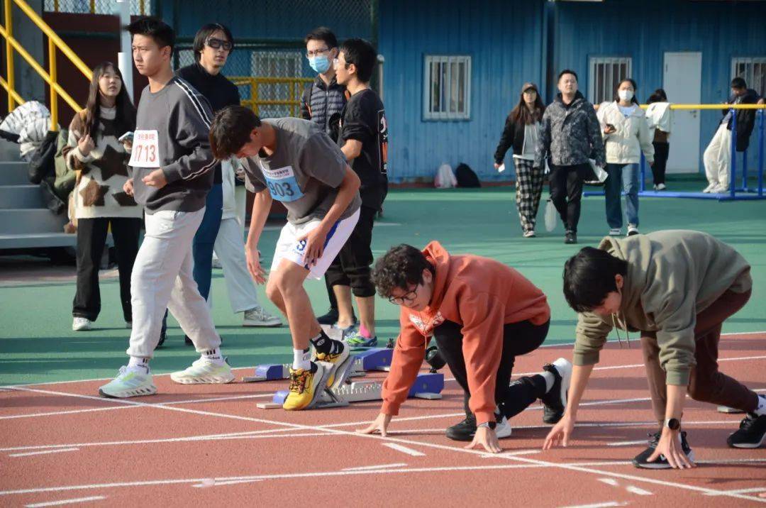 关于赛场上精彩战绩,势如破竹驰骋一路的信息 关于赛场上精彩战绩,势如破竹驰骋一路的信息