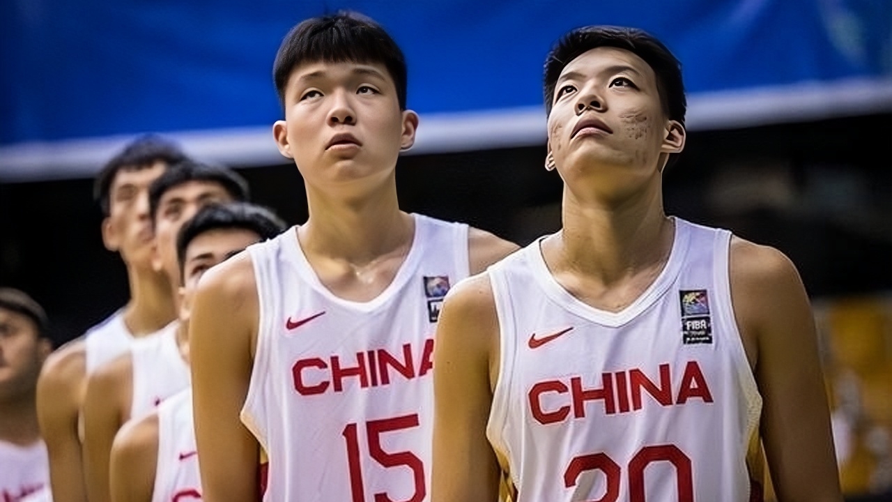 包含东亚篮球挑战赛决赛逼近，四强对决精彩不容错过的词条