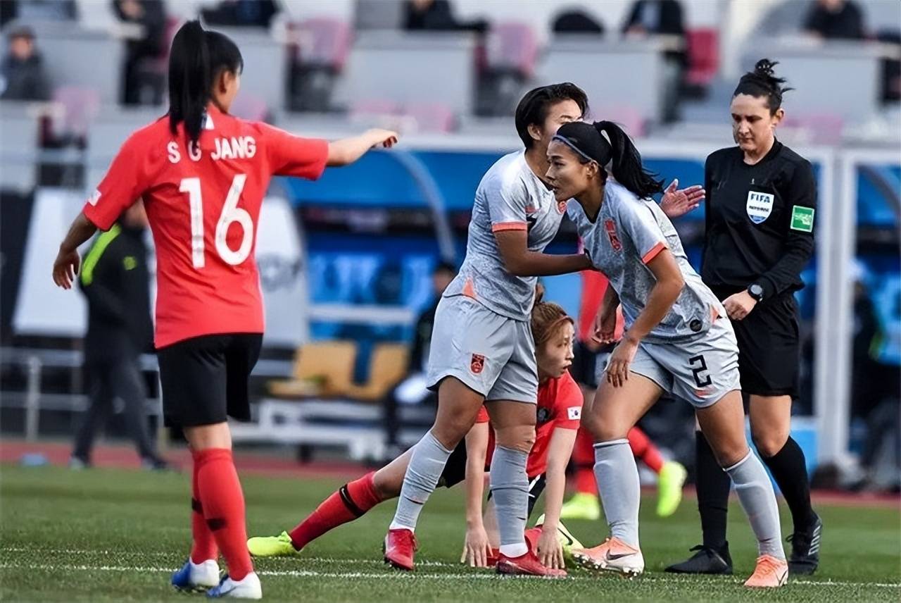 国家女足团结合作,克服艰难取得胜利 国家女足团结合作,克服艰难取得胜利