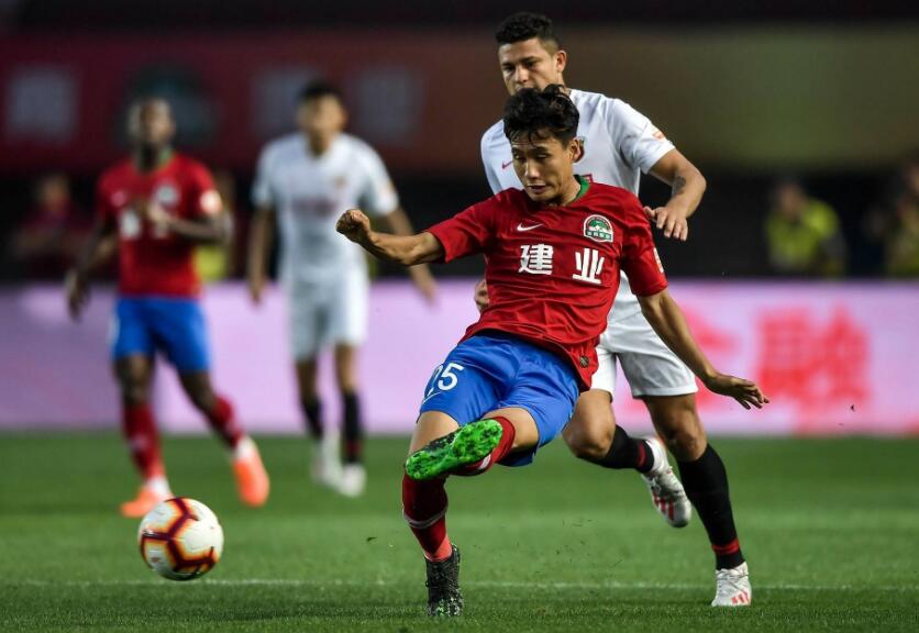 河南建业主场遭遇失利,士气受挫的简单介绍 河南建业主场遭遇失利,士气受挫的简单介绍