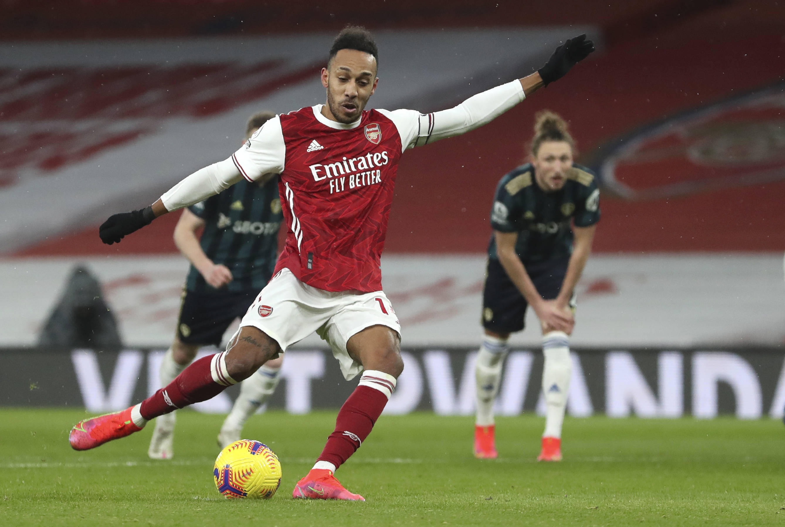 利兹联主场憾负巴恩斯利,保级压力增大的简单介绍 利兹联主场憾负巴恩斯利,保级压力增大的简单介绍