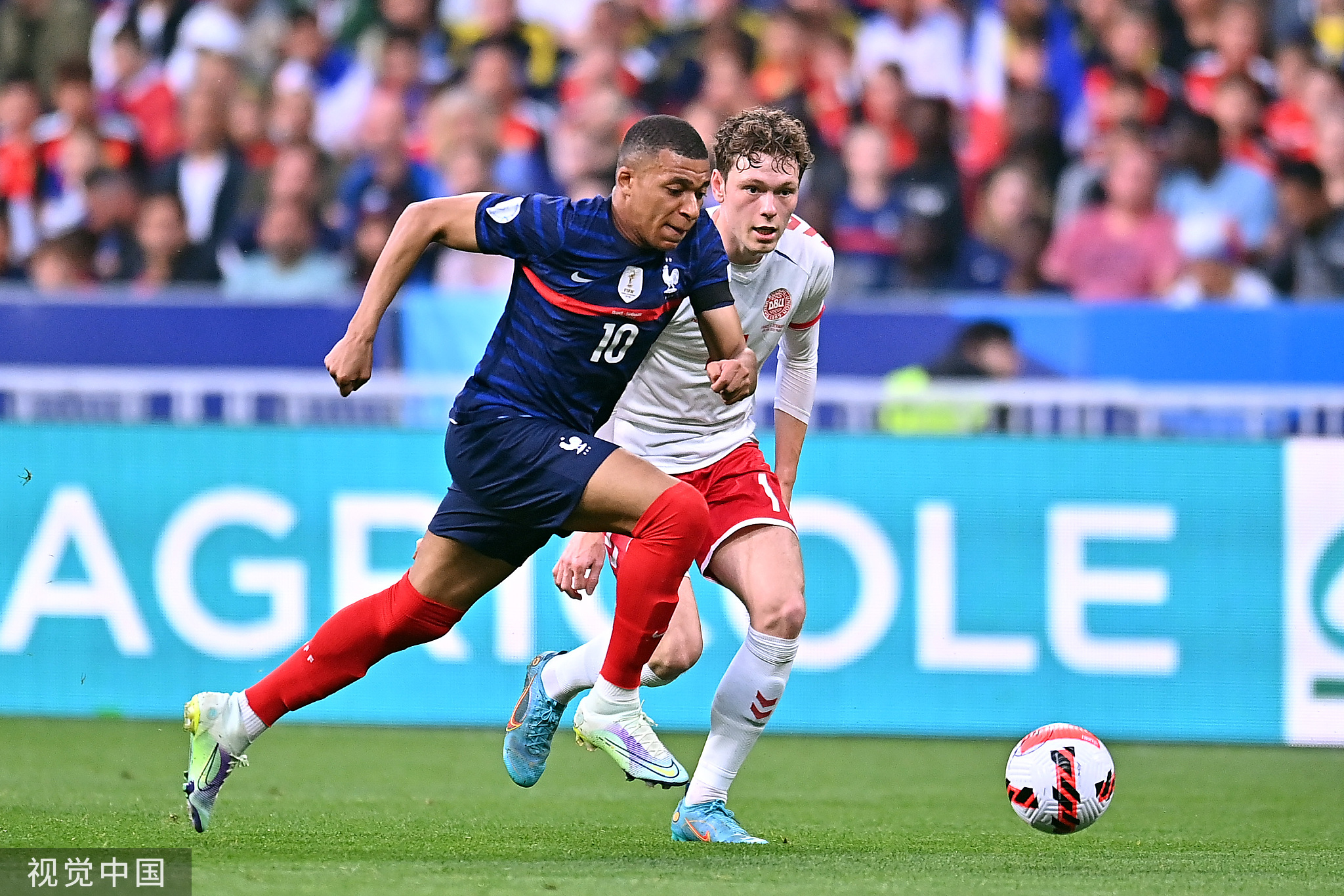 见证欧国联辉煌,球迷情绪澎湃 见证欧国联辉煌,球迷情绪澎湃