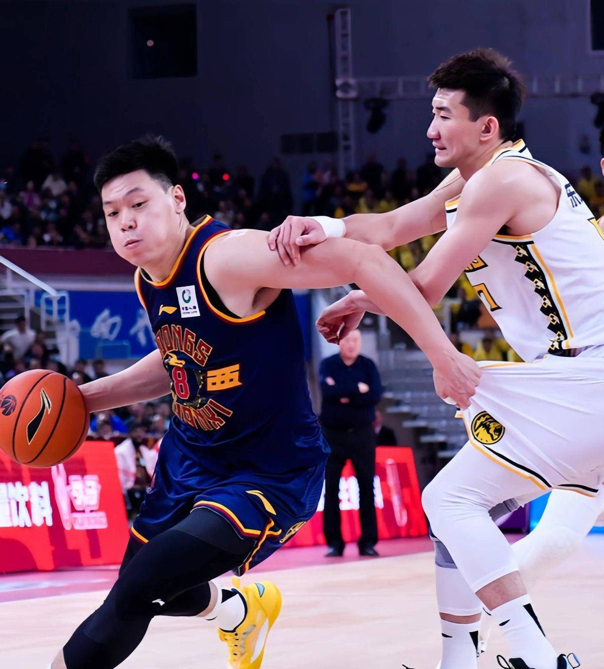 关于新疆偶遇惨败,教练组正思考调整策略,备战淘汰赛的信息 关于新疆偶遇惨败,教练组正思考调整策略,备战淘汰赛的信息