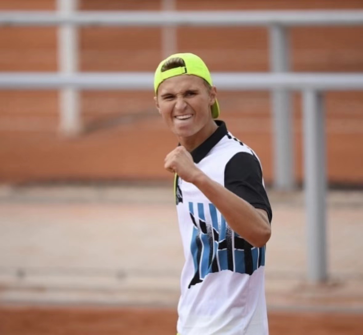 瑞士运动员表现出色，夺冠获奖