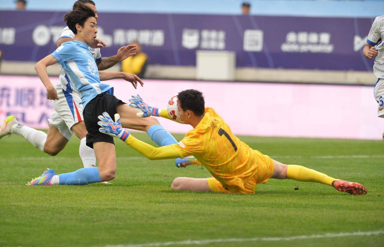 上海绿地申花不敌大连一方,保级前景岌岌可危的简单介绍 上海绿地申花不敌大连一方,保级前景岌岌可危的简单介绍