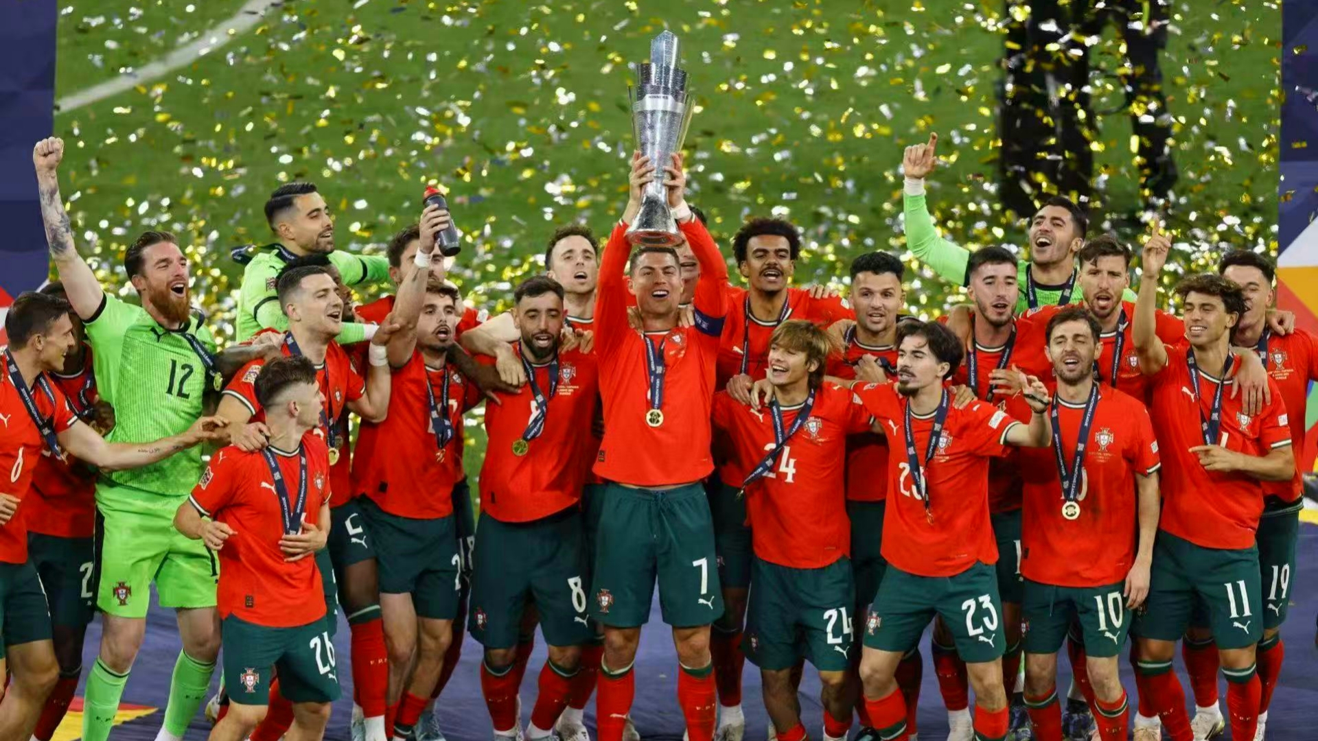 包含葡萄牙女足欧洲杯预选赛梦幻收官的词条