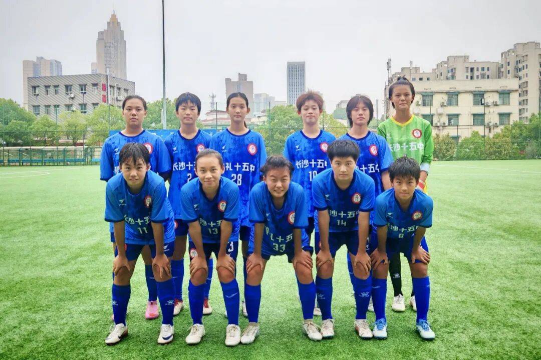 包含国内足球联赛的球队合作硕果的词条